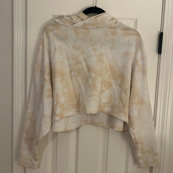 Fabletics | Eco Conscious Pullover - Picture 3 of 4